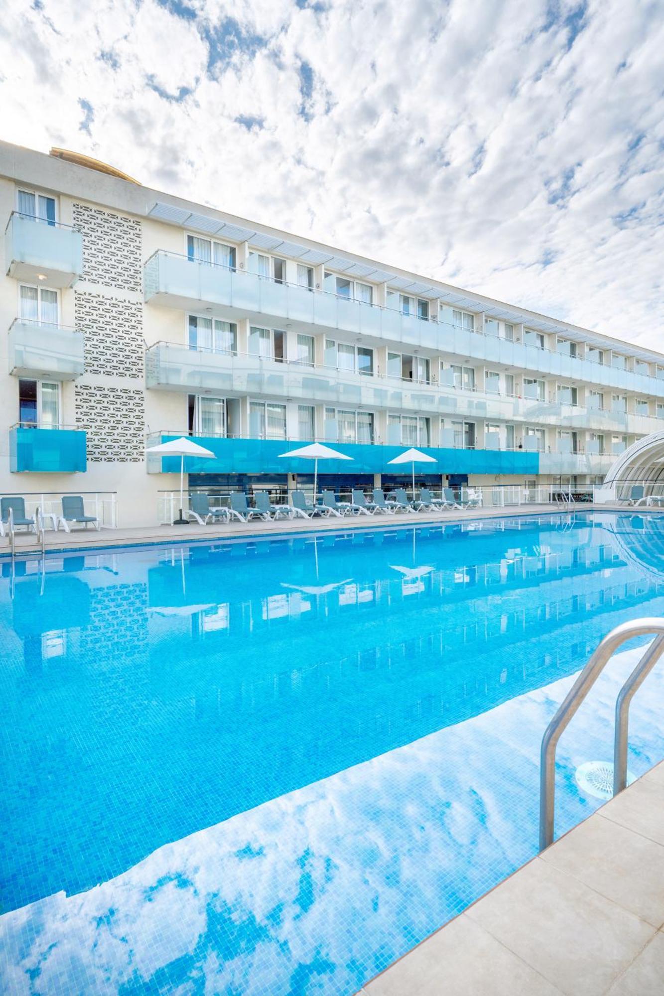 Ona Apartahotel 4*