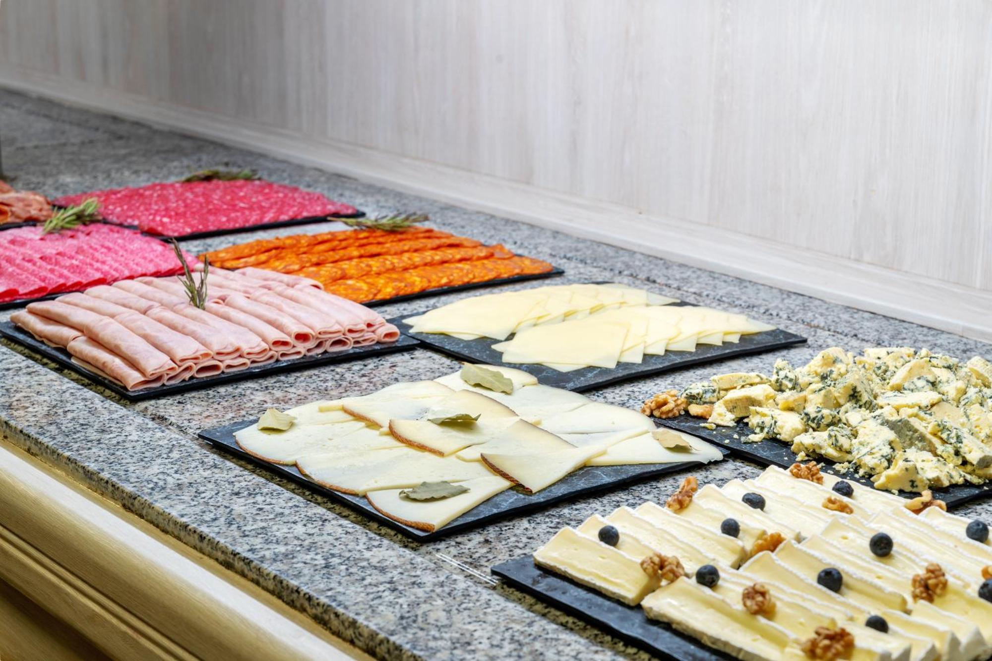Ona Apartahotel 4*