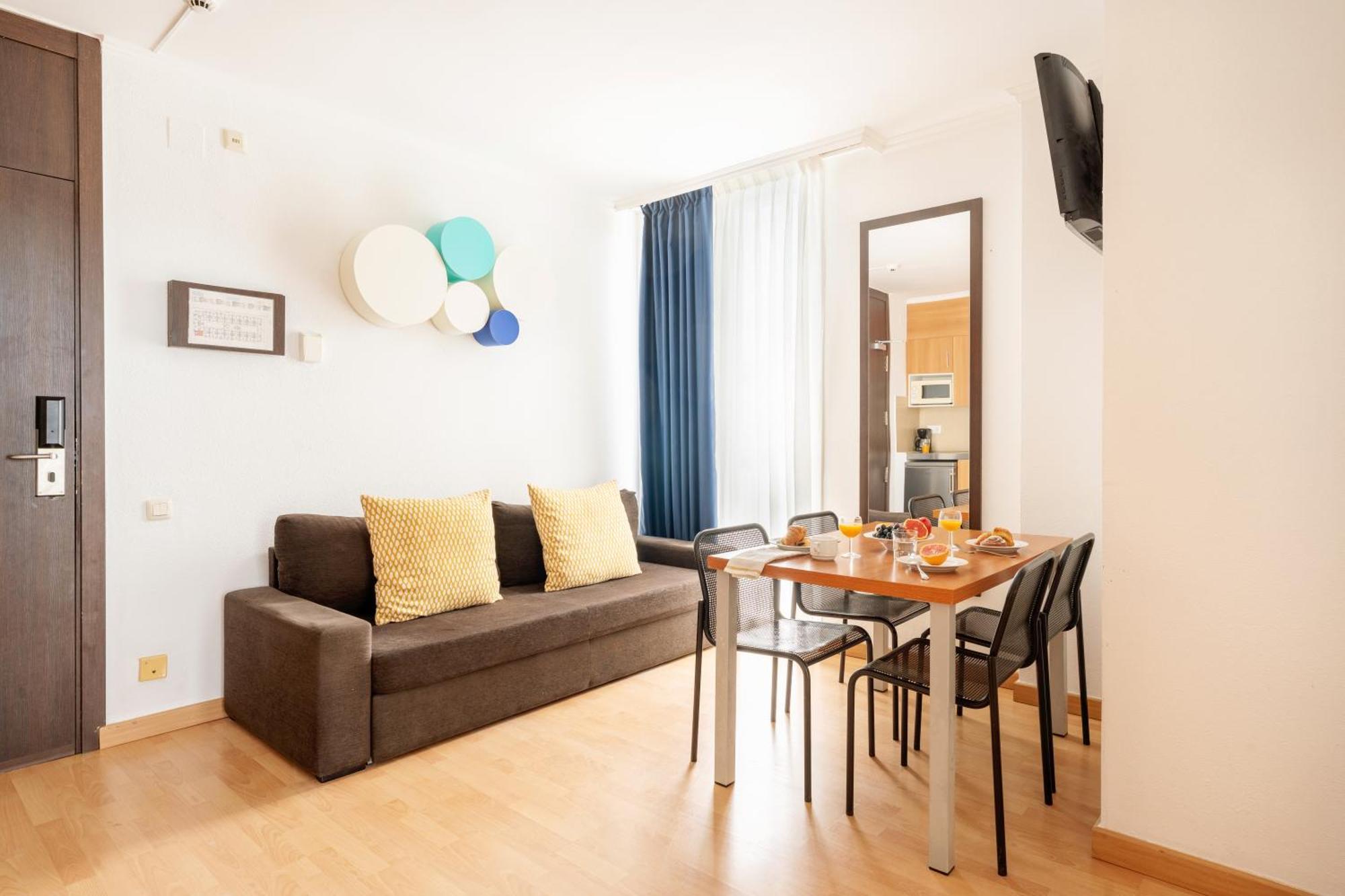 Hotel apartamentowy Ona